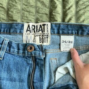 Men’s Ariat M4 Low Rise Boot Cut Denim Jeans. Size 34/32